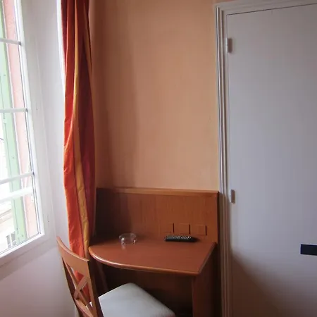 Hotel Athena Отель