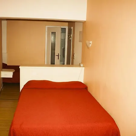 Отель Hotel Athena 3*