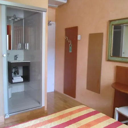 Hotel Athena 3*